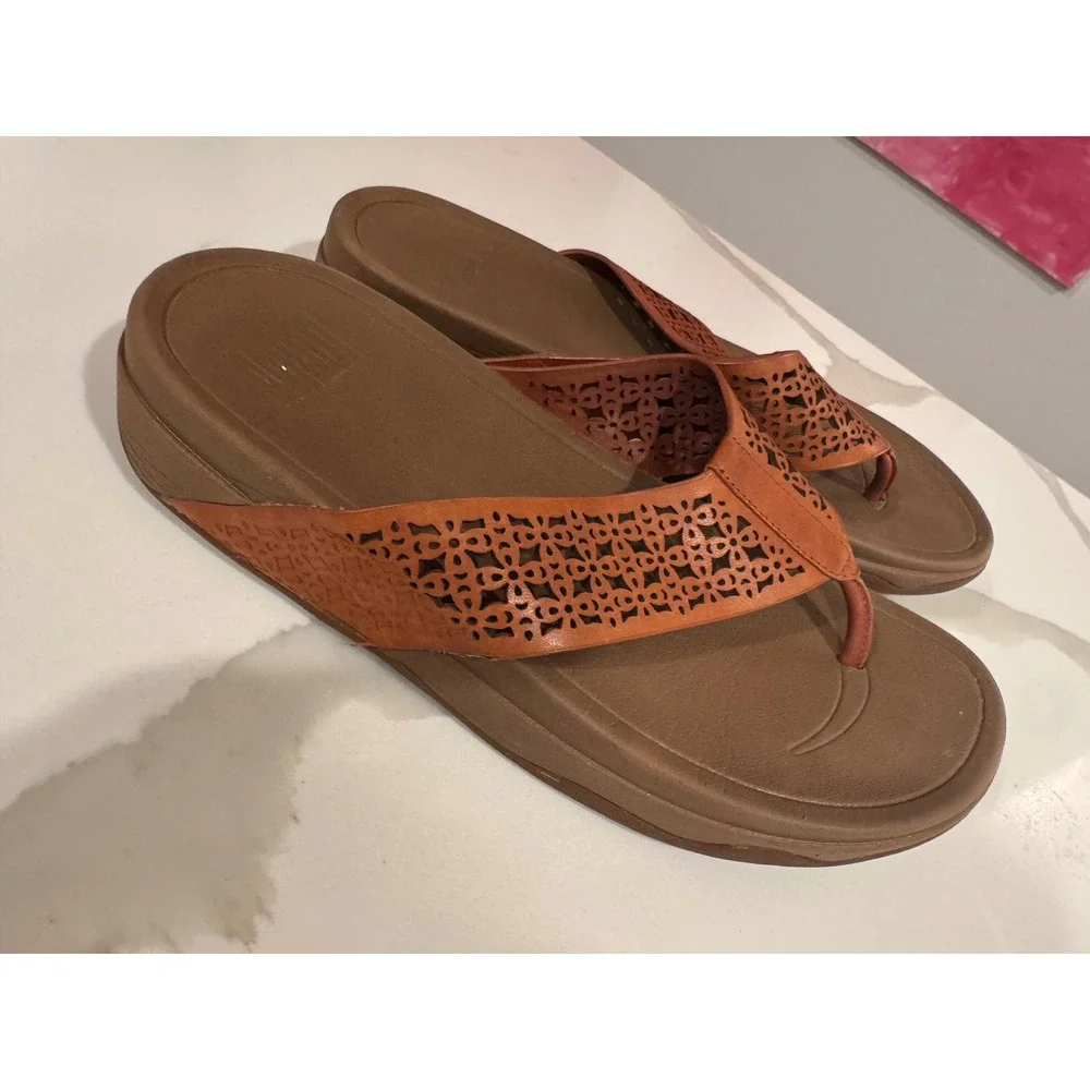 FitFlop Lulu Tan Leather Laser Cut Thong Platform Sandals Womens Brown